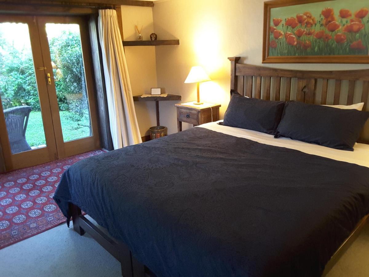 Wanaka Stonehouse Bed & Breakfast ภายนอก รูปภาพ